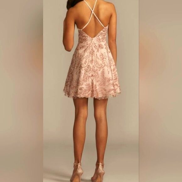 Gorgeous 15 Roses pink dress with gold overlay design NWT - Picture 2 of 10